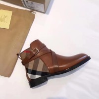 BOTA BURBERRY XADREZ