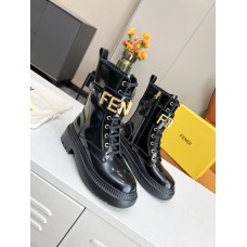 BOTA FENDI 