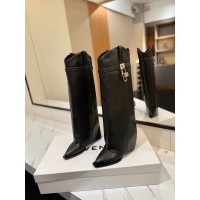 BOTA SHARK LOCK GIVENCHY