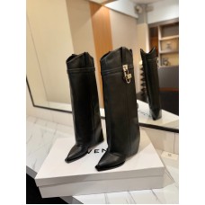 BOTA SHARK LOCK GIVENCHY