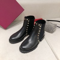 BOTA VALENTINO ROCKSTUD