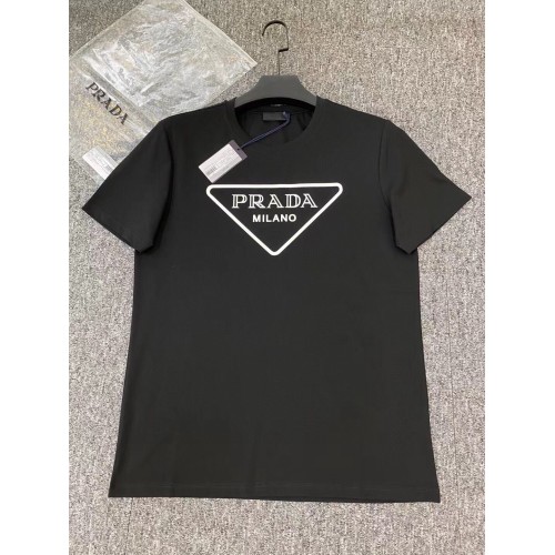 CAMISETA MASCULINA PRADA REPLICA 1º LINHA - Cobuccio & Almeida Modas - LTDA