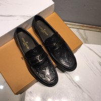 Mocassim Louis Vuitton (Preto liso) - 99kMultimarcas