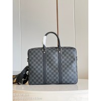 PASTA LOUIS VUITTON EM COURO MONOGRAN
